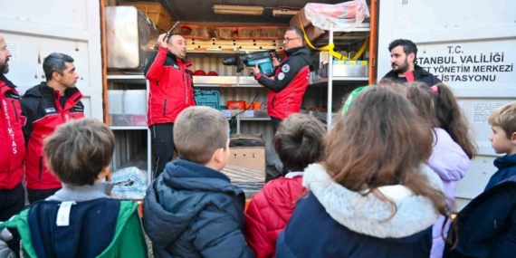 Beşiktaş Belediyesi minik öğrencilere afet bilinci eğitimi verdi