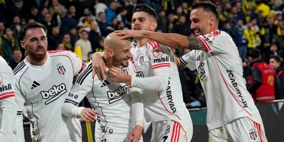 Beşiktaş, bu sezon ilk kez büyük bir maçı öne geçip kazandı
