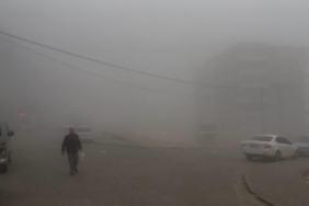 Besni’de yoğun sis ve sağanak yağış hayatı olumsuz etkiledi