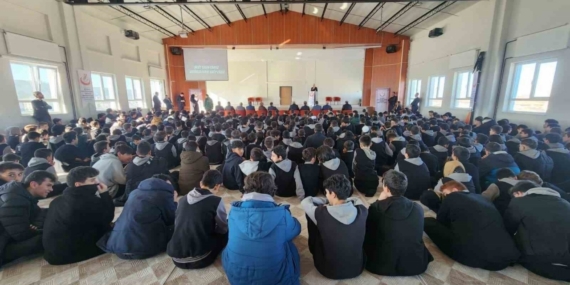 Bilal Erdoğan, Kütahya’da öğrencilerle buluştu