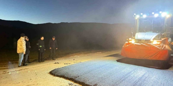 Bilecik köy yollarında asfalt mesaisi