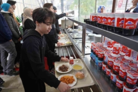 Bilecikli şehit İlhan Ongan’ın anısına binlerce kişiye ücretsiz yemek dağıtıldı