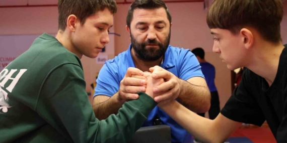 Bilecik’te Bilek Güreşi Gençler İl Birinciliği tamamlandı