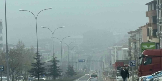 Bilecik’te sis gün boyu etkisini sürdürdü