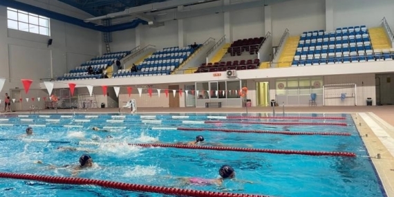 Bilecik’te yüzme havuzunda yoğun antrenman mesaisi