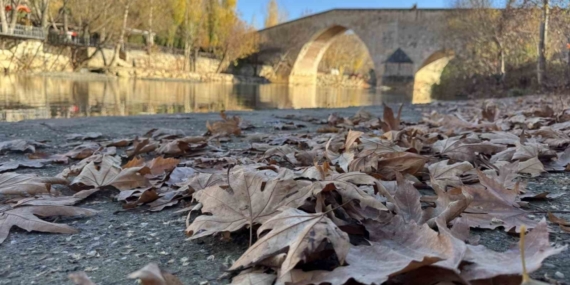 Bin yıllık Haburman köprüsü, tüm ihtişamı ile ayakta