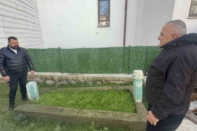 Binalar arasında kalan türbe unutulmaya yüz tuttu