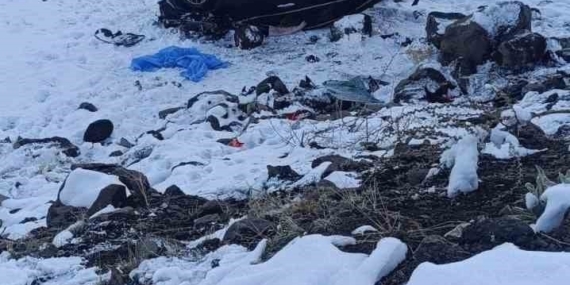 Bingöl’de otomobil şarampole yuvarlandı: 4 yaralı