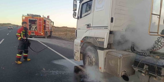 Bingöl’de seyir halindeki tırda yangın paniği: Facia son anda önlendi