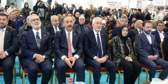 Binlerce kitapseveri yazarlarıyla buluşturacak "8. Isparta Kitap Fuarı" açıldı