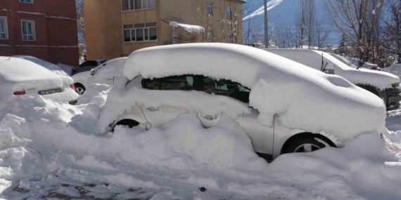 Bitlis’te kar esareti: 181 köy yolu ulaşıma kapandı