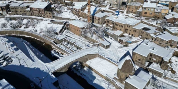 Bitlis’te karla gelen güzellik
