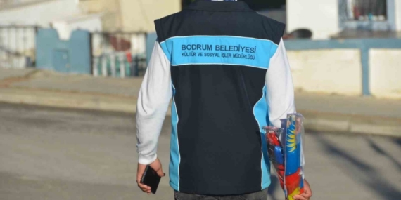 Bodrum Belediyesi minik yüzleri güldürdü