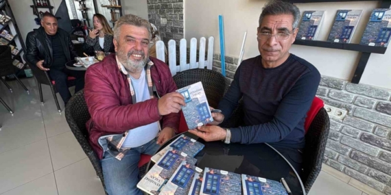 Bodrum’da emekli polis memurundan şiir kitabı imza gününe yoğun ilgi