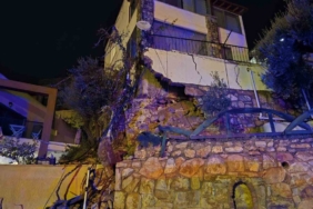 Bodrum’da sağanak yağış: Yollar kapandı, ev ve iş yerlerini su bastı