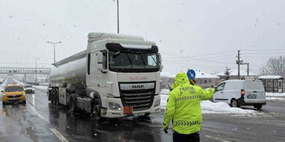 Bolu Dağı ağır tonajlı araçlara kapatıldı