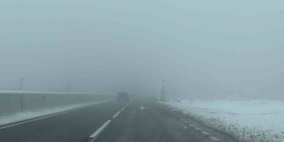 Bolu Dağı’nda kar ve sis etkili oluyor