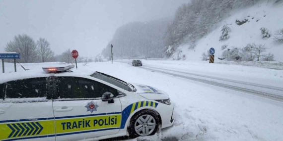 Bolu Dağı’nda yoğun kar yağışı