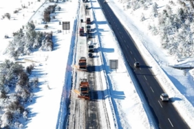 Bolu’da kar yağışının esir aldığı Gerede-Samsun yolu havada görüntülendi: Yol trafiğe açık