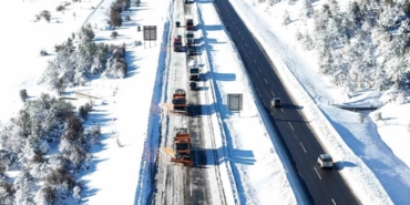 Bolu’da kar yağışının esir aldığı Gerede-Samsun yolu havada görüntülendi: Yol trafiğe açık