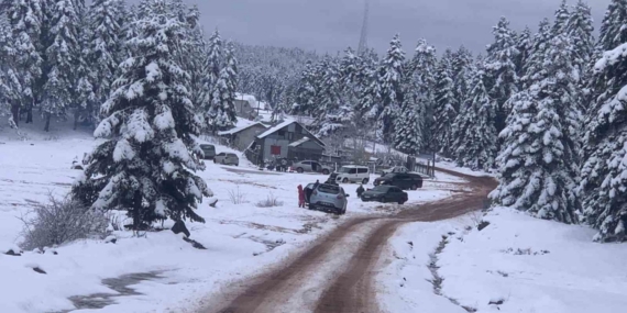 Bolu’nun yükseklerinde kar kalınlığı 10 santimetreye ulaştı