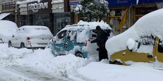 Bolu’yu kar esir aldı: "Hiç kimse panik yapmasın"