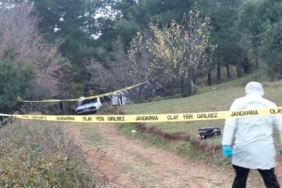Boşandığı eşini otomobilde vurup canına kıydı