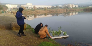 Botanik Bahçesinde "Yüzen Adacıklarla Gölet Temizliği" yapılıyor