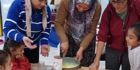 Bozdoğan’da minikler ekmek yapmasını öğrendi