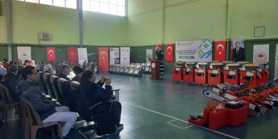 Bozkır’da çiftçilere makine ve ekipman desteği