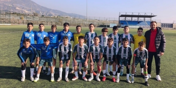 Buharkent’in gençleri namağlup şampiyon oldu