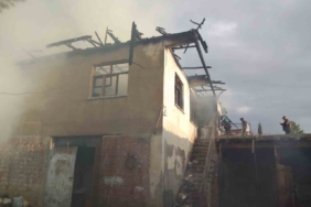 Burdur’da ev yangını