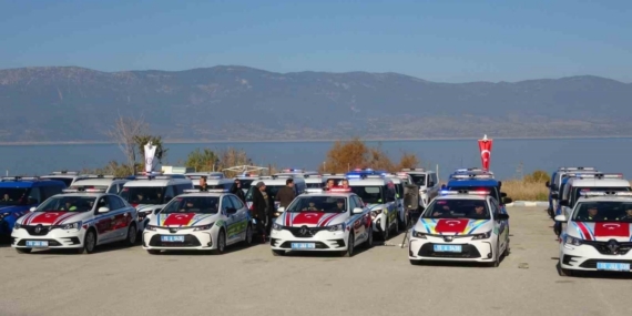 Burdur’da güvenlik güçlerine 56 yeni araç teslim edildi