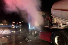 Burdur’da tır yanarak kullanılmaz hale geldi