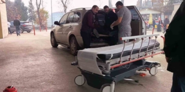 Bursa’da devrilen suntaların altında kalan işçi yaralandı