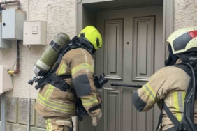 Bursa’da ev yangını: İtfaiyenin hızlı müdahalesiyle akvaryumdaki balıklar kurtarıldı