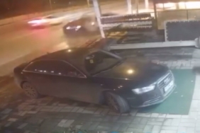 Bursa’da gece yarısı kaza anı kamerada : 1’i ağır 4 yaralı