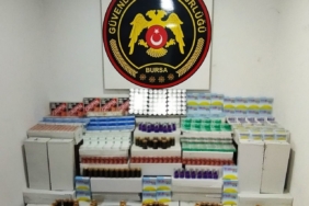 Bursa’da ruhsatsız ilaç operasyonu: Binlerce ürün ele geçirildi