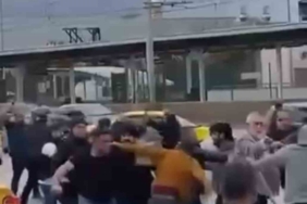 Bursa’da savaşı andıran kavga kamerada: Kimi kaskını miğfer yaptı, kimi sopayı kılıç gibi kullandı