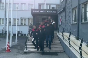 Bursa’da ‘servis açmadınız’ diye silahlı saldırı düzenleyip 6 kişiyi yaralayan şüphelilere operasyon : 10 şüpheli gözaltına alındı