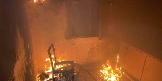 Bursa’da terk edilen evde çıkan yangın paniğe neden oldu