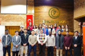 Bursa’da uluslararası öğrencilere "Medya İletişim ve Kamu Diplomasisi" söyleşisi