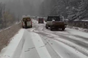 Bursa’da yoğun kar yolları kapattı