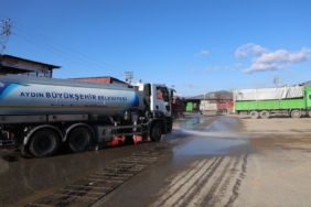 Büyükşehir ekipleri Acarlar Hali’ni temizledi