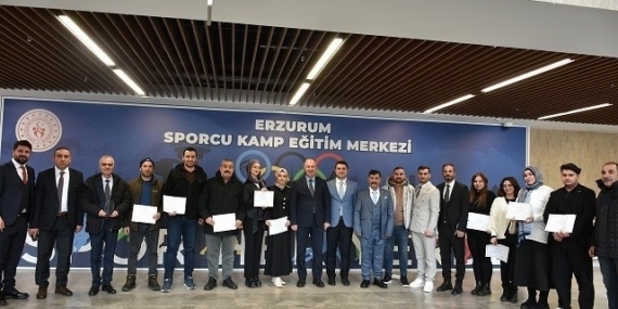 Çakmur’dan spor tesislerinde çalışan personele teşekkür belgesi