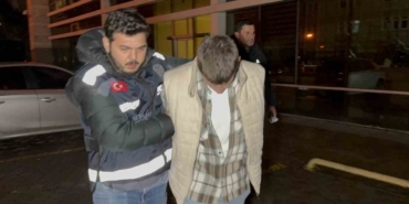 Çaldığı motosikleti tarlaya attı, parmak izinden yakalandı