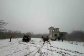 Çanakkale’de mevsimin ilk karı yağdı