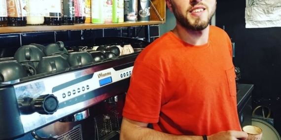 Çanakkale’de tıra çarpan otomobilin sürücüsü hayatını kaybetti