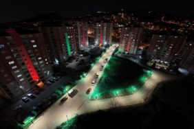 Canik Belediyesi sokaklarda aydınlatma çalışmalarına devam ediyor