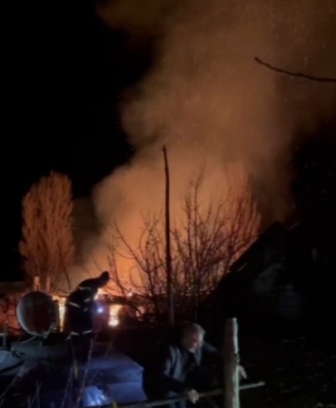 Çankırı’da köyde çıkan yangında iki ev küle döndü